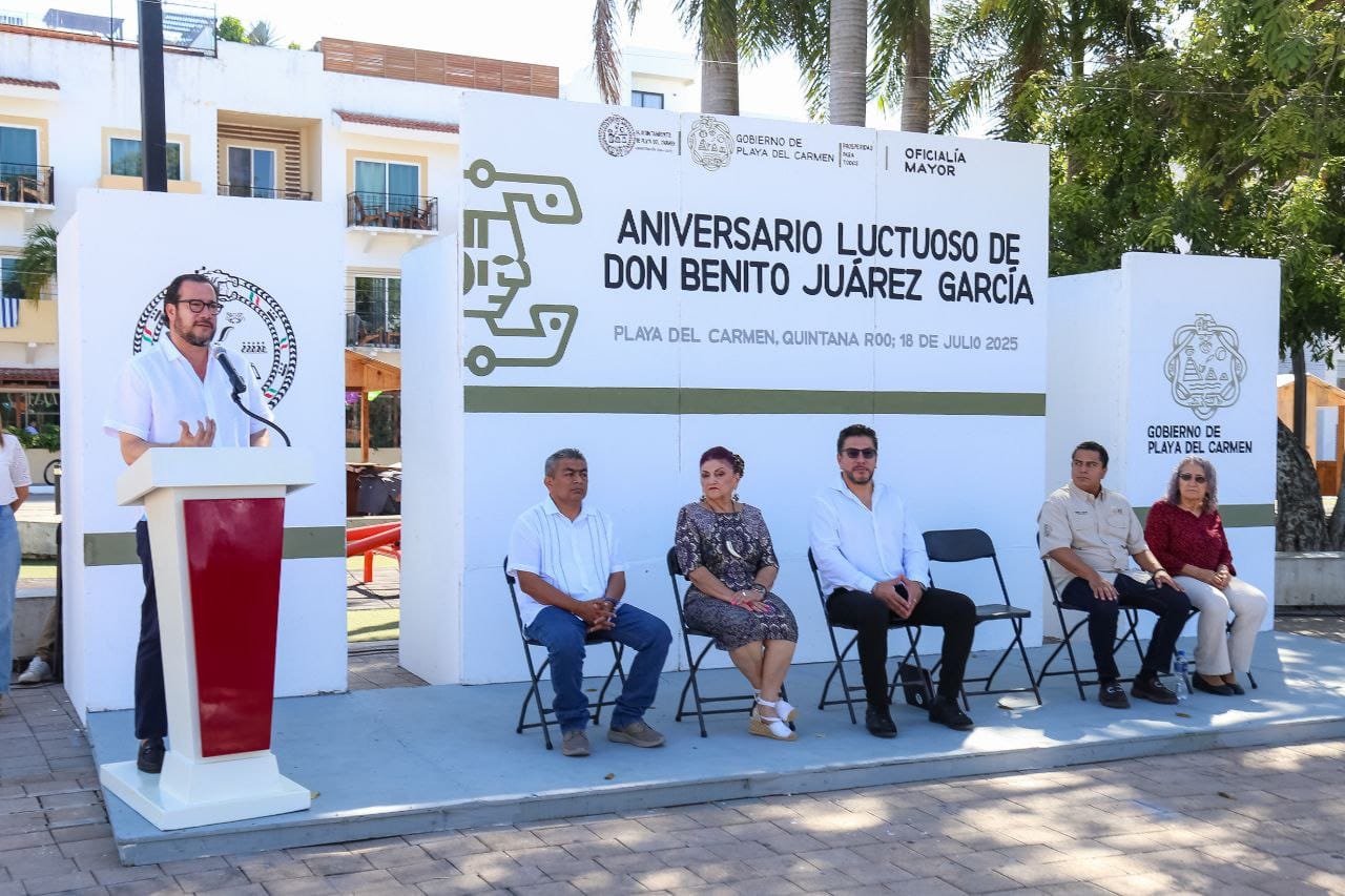 Playa del Carmen honra el legado de Benito Juárez en su 152 aniversario luctuoso