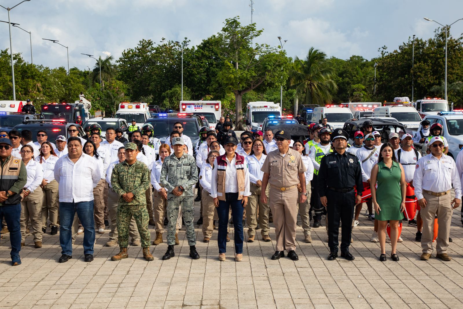 Estefanía Mercado da el banderazo de inicio del Operativo Vacacional de Verano 2025 en Playa del Carmen