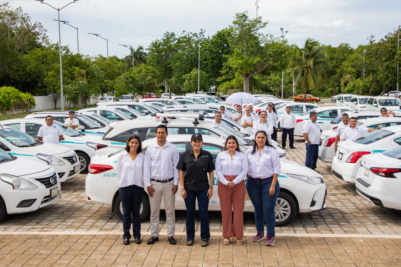 Gobierno de Estefanía Mercado impulsa taxistas de excelencia para transformar el turismo de Playa del Carmen