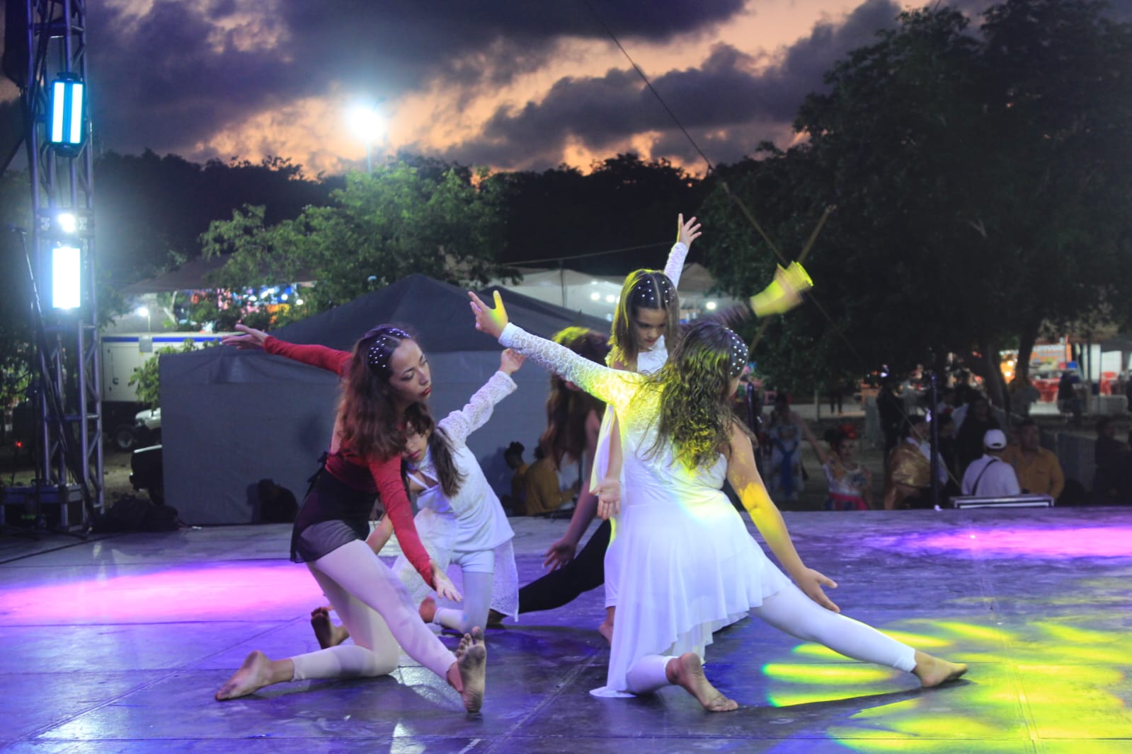 Garantiza gobierno de Estefanía Mercado seguridad y cultura en la Feria del Carmen 2025