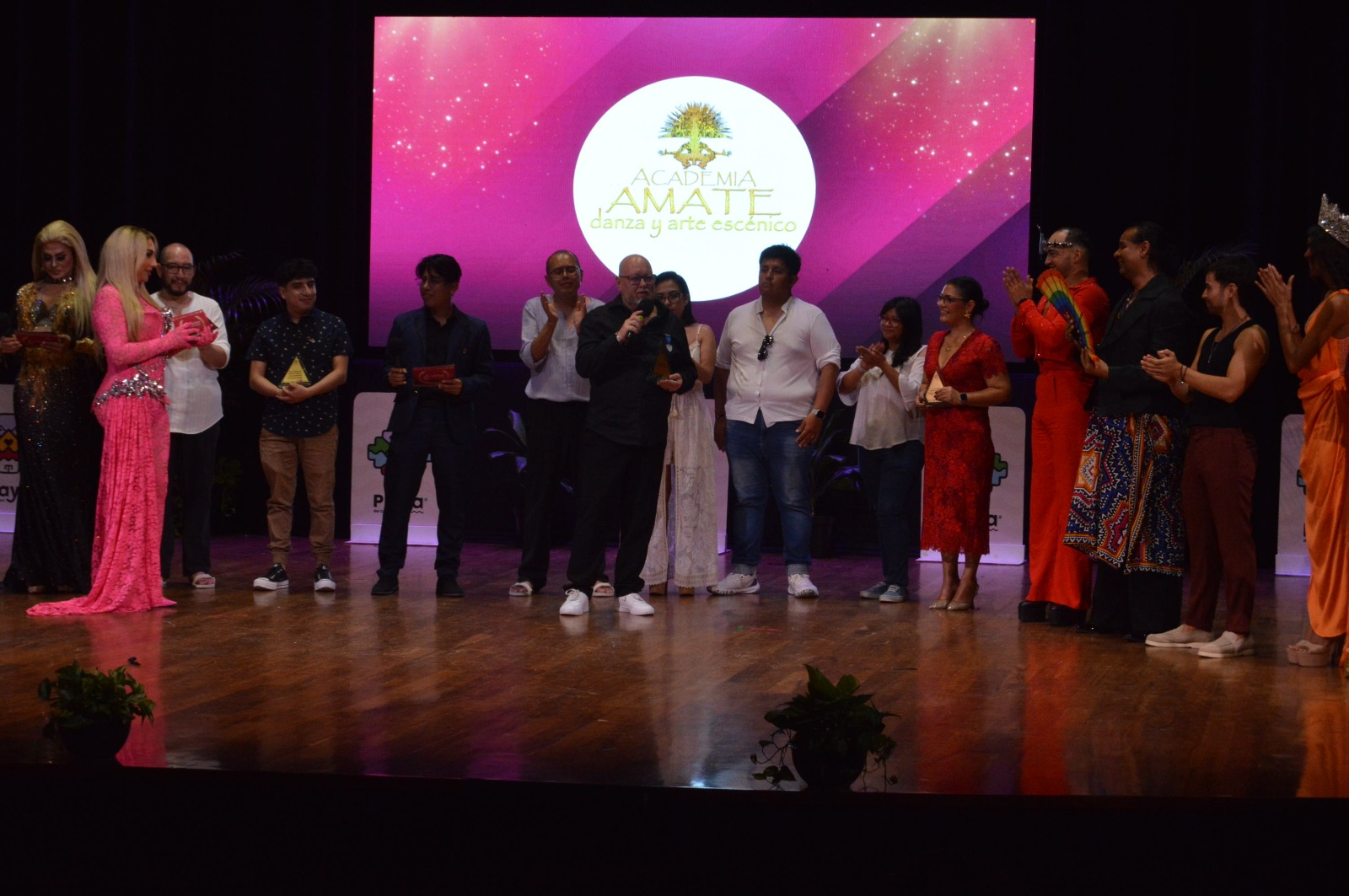 En histórica velada, Playa del Carmen recibe la primera edición de los Premios Orgullo México 2025