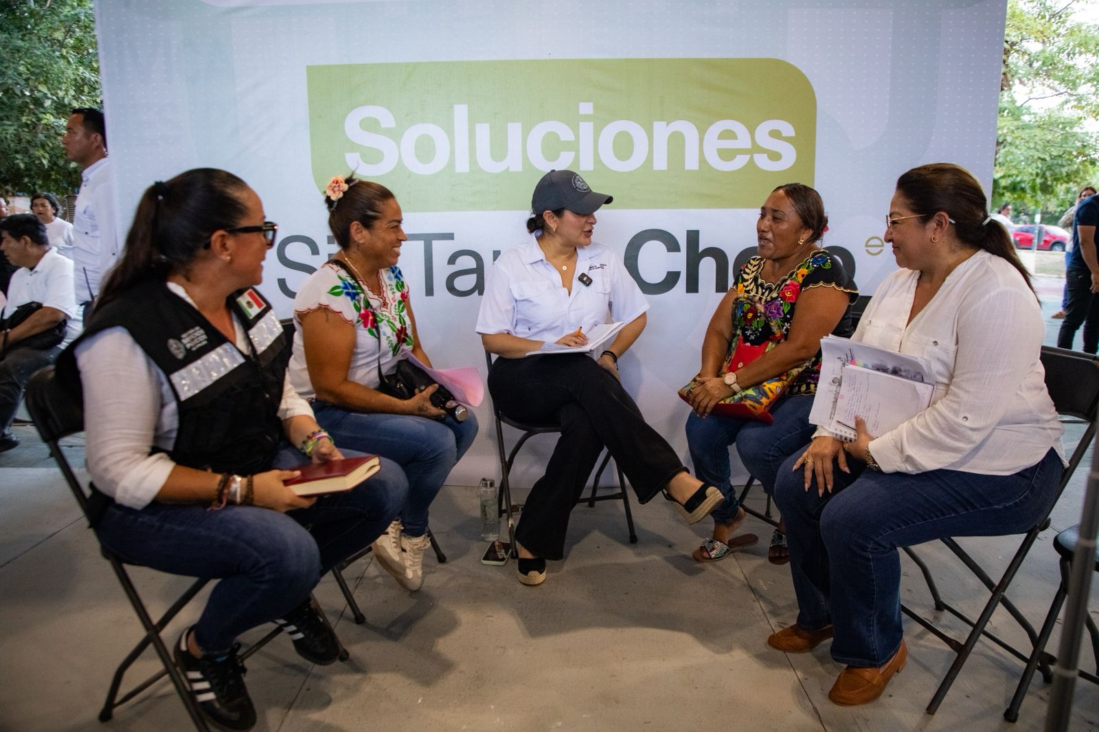 Estefanía Mercado y todo su gabinete escuchan al pueblo en las jornadas de “Soluciones Sin Tanto Choro”