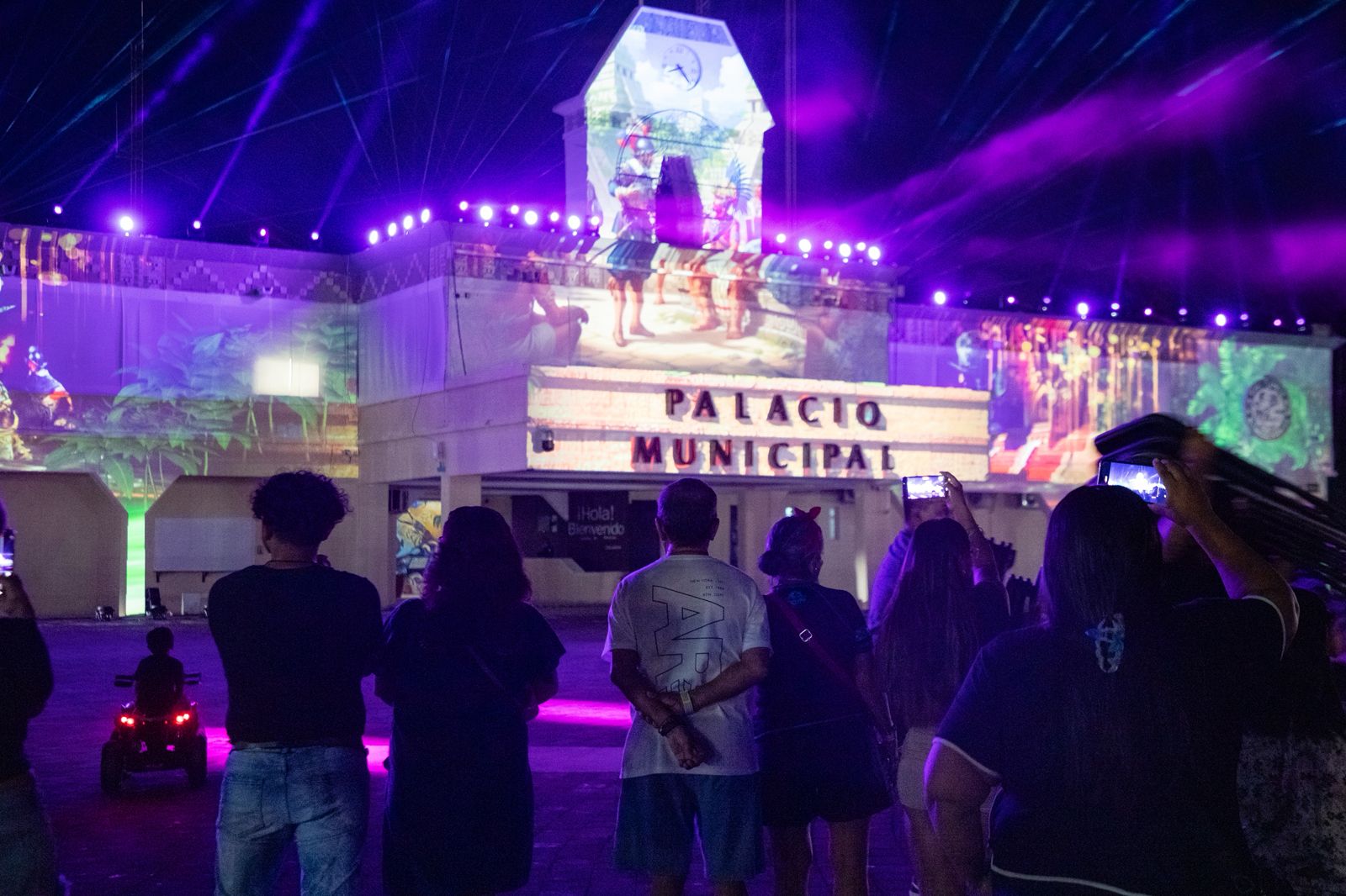 Familias playenses y visitantes disfrutan espectacular videomaping sobre la independencia de México