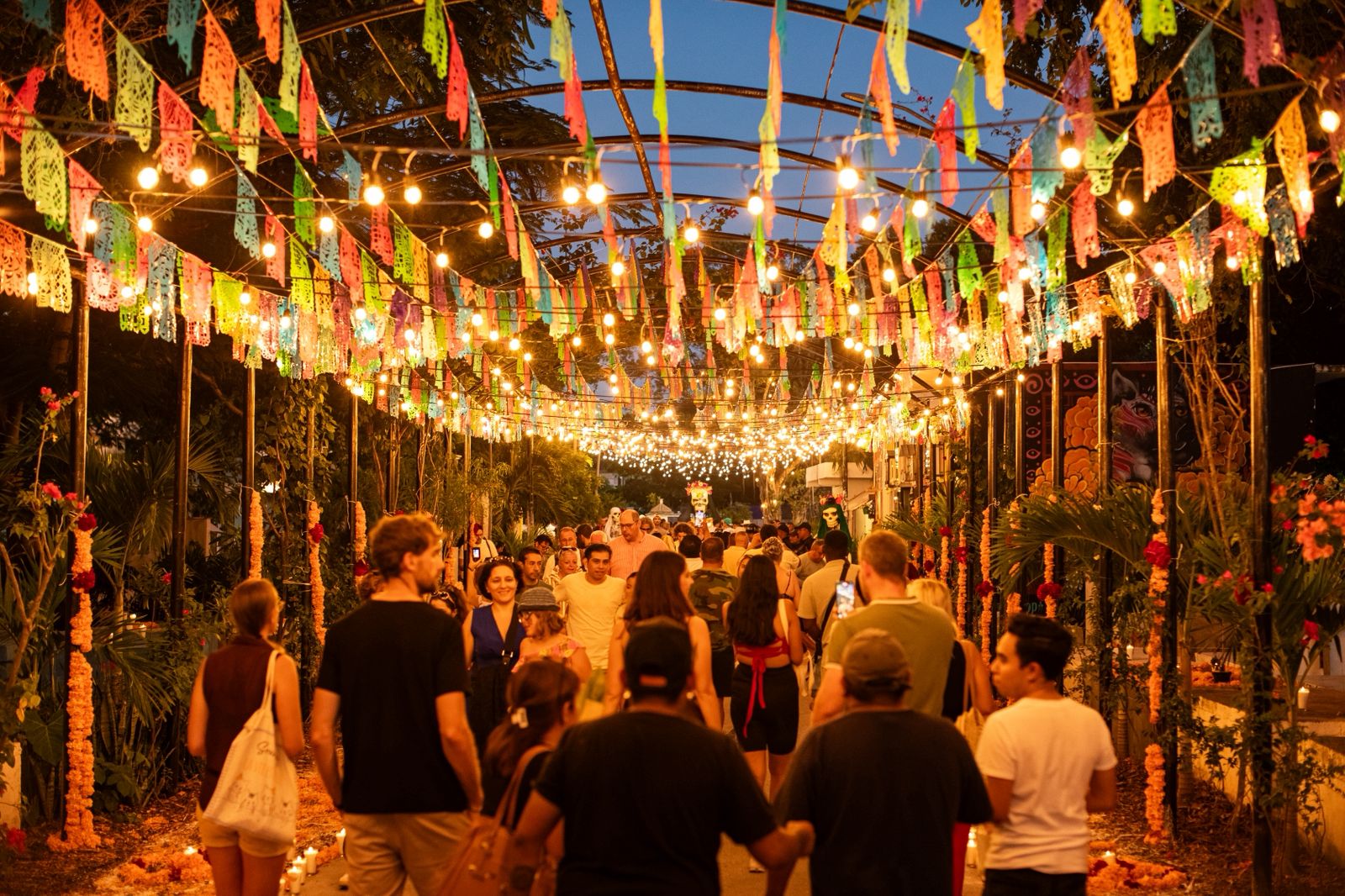 Vive Playa del Carmen una noche llena de misticismo con el “U Xiímbal Pixano’ob. Paseo de los Pixanes”