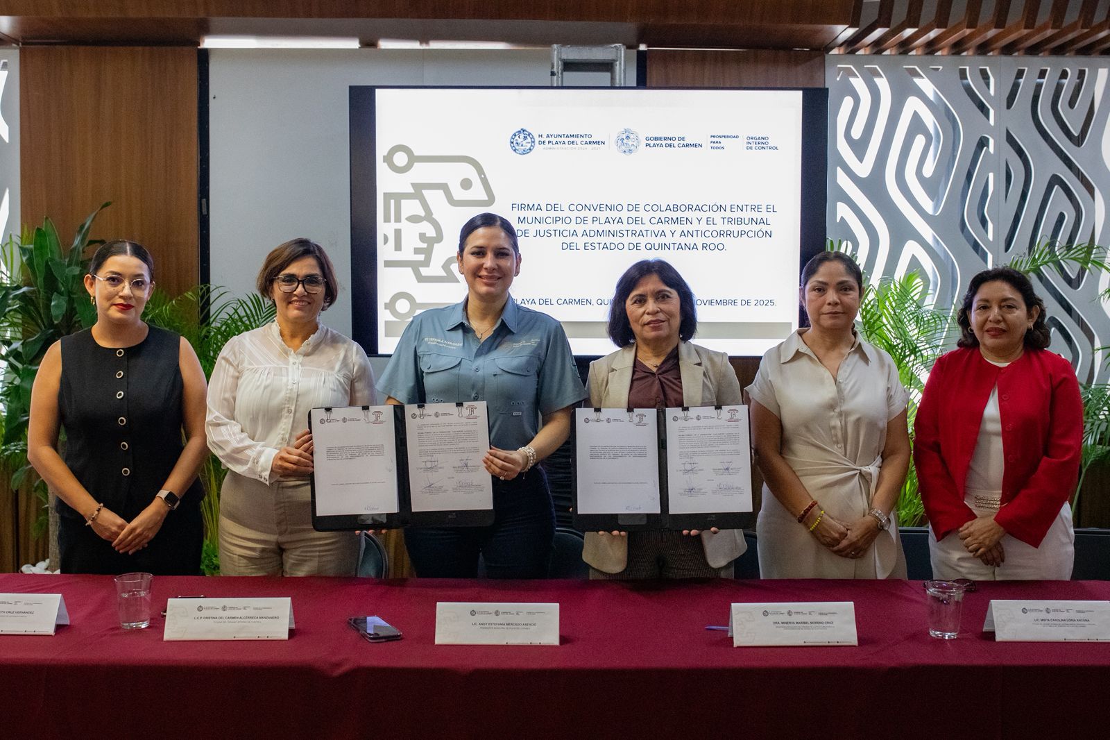 Estefanía Mercado firma convenio con el Tribunal de Justicia Administrativa y Anticorrupción de Quintana Roo