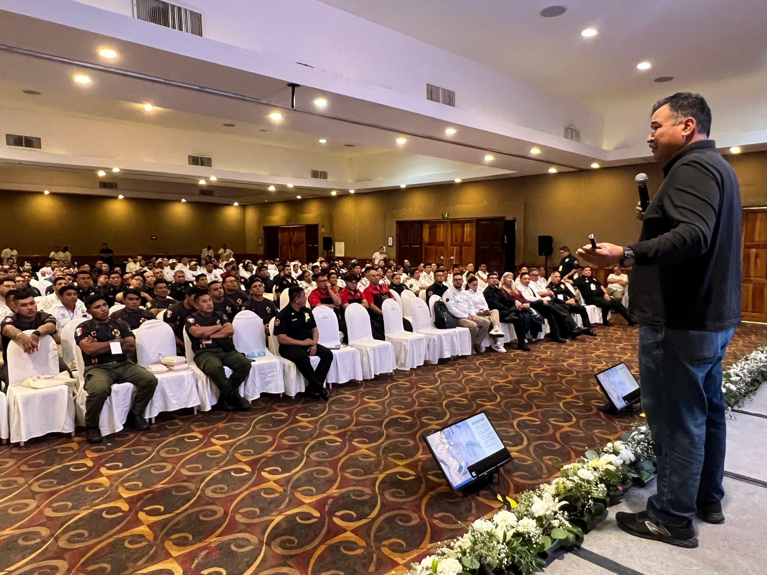 Inicia el Congreso Nacional de Bomberos, Playa del Carmen 2025, con ponencias especializadas y un testimonio de heroísmo internacional