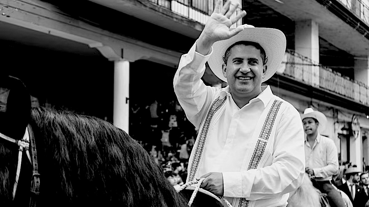 Fallece Carlos Manzo, presidente municipal de Uruapan tras atentado en el Festival de las Velas