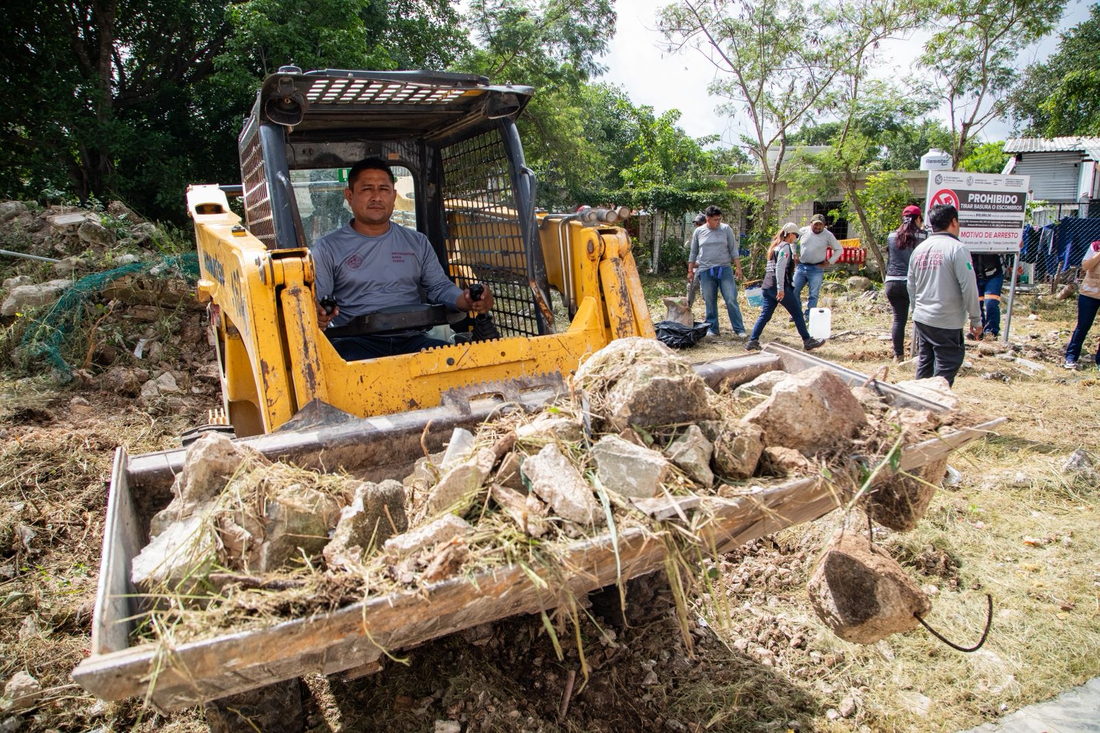 Encabeza Estefanía Mercado Mega Brigada de Servicios Públicos en Puerto Aventuras