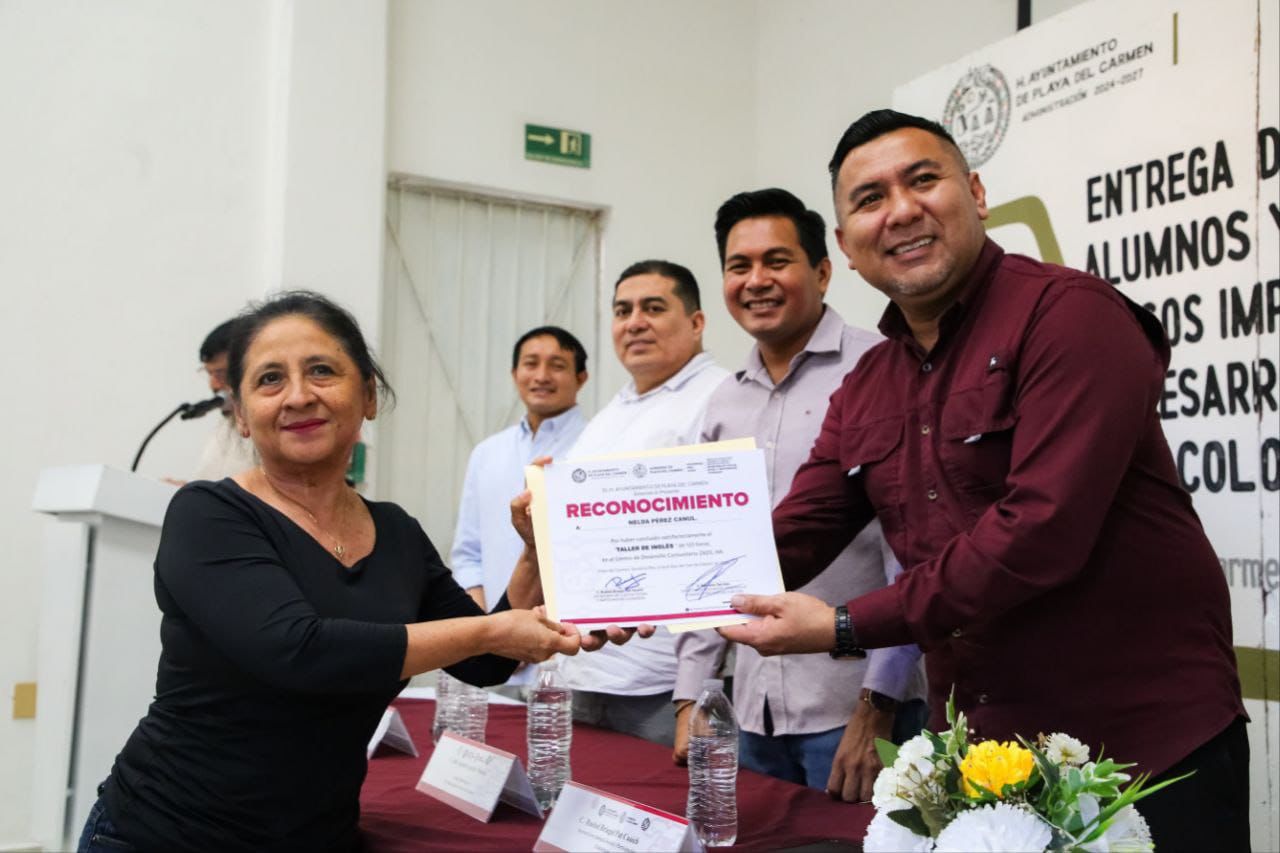 Gobierno de Estefanía Mercado fortalece la capacitación comunitaria