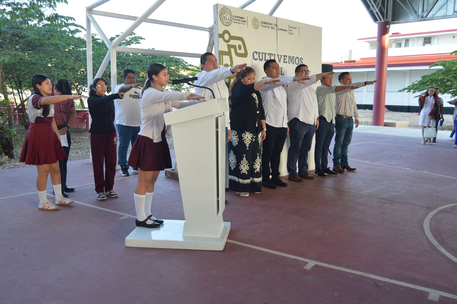 Gobierno de Estefanía Mercado fortalece la formación cívica en escuelas públicas con el programa “Cultivemos el Civismo”