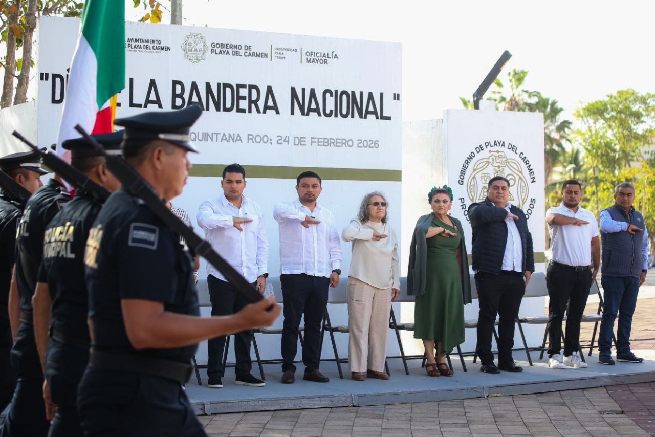 Gobierno de Playa del Carmen conmemora el Día de la Bandera y reafirma su compromiso con un México de orden y justicia