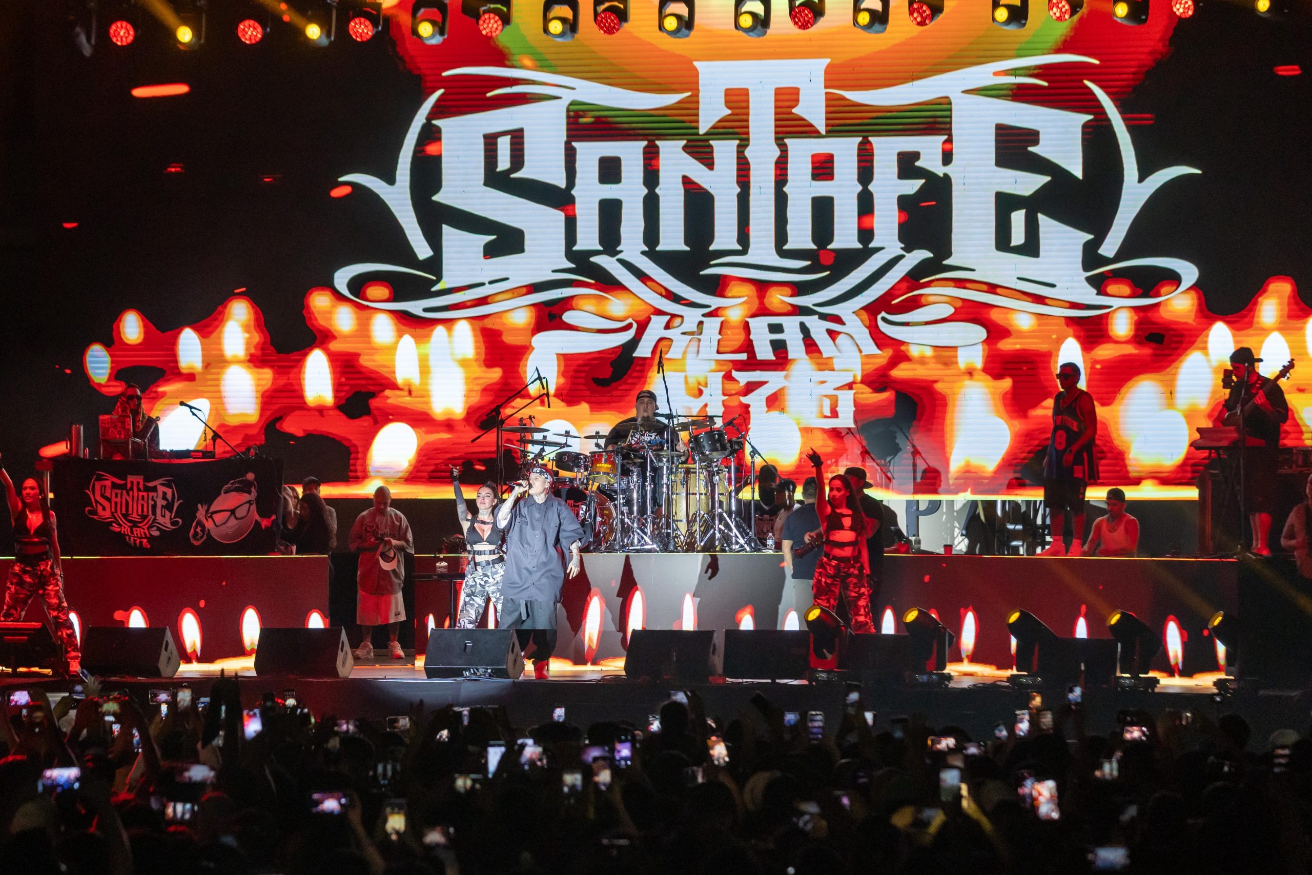 Más de 35 mil personas disfrutan histórico concierto de Santa Fe Klan en el Carnaval de Playa del Carmen 2026