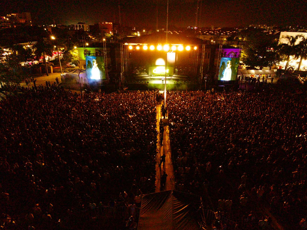NSQK hace vibrar a más de 25 mil jóvenes en la Plaza 28 de Julio durante el Carnaval de Playa del Carmen 2026