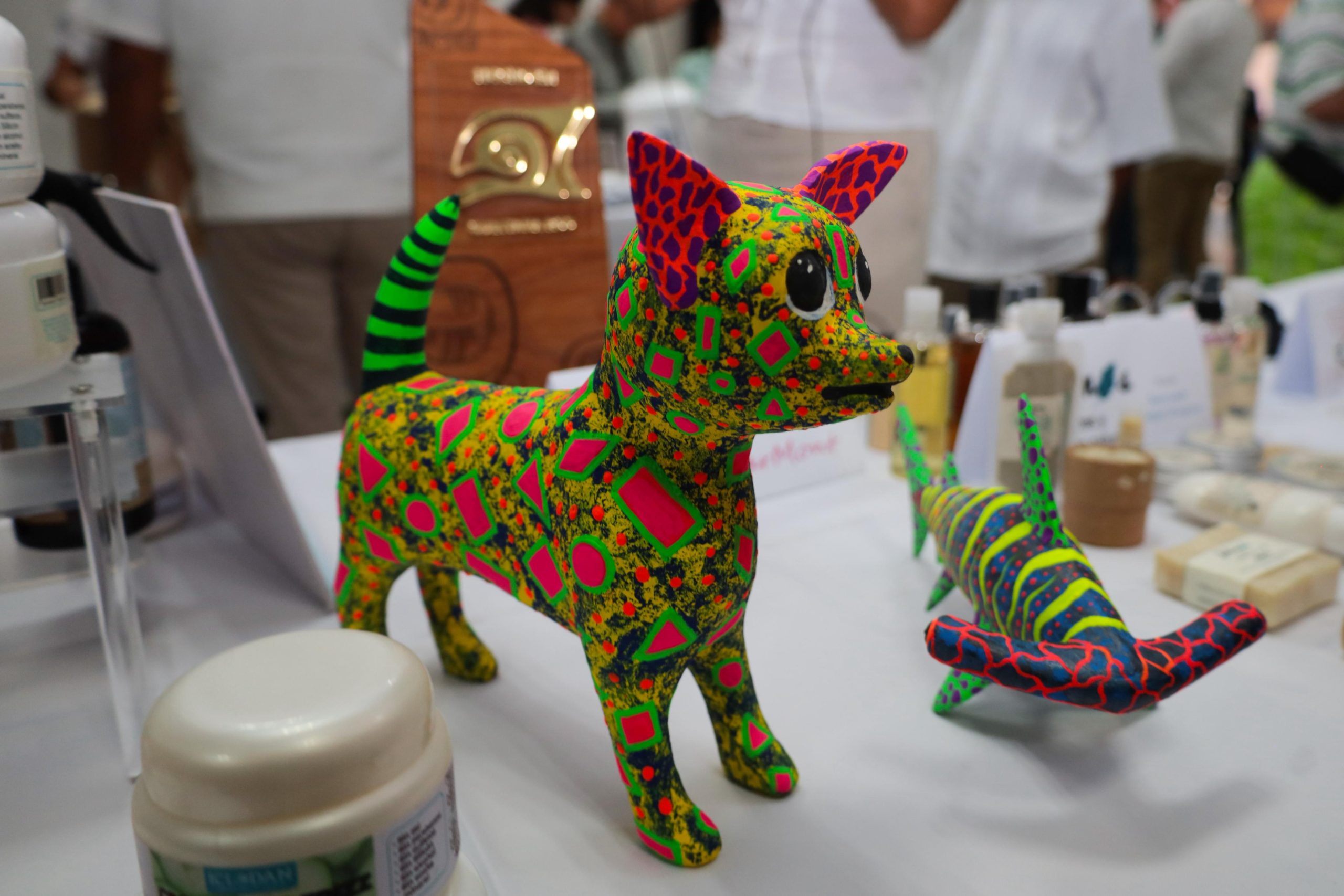 Reciben distintivo “Hecho en Quintana Roo” artesanos y productores playenses