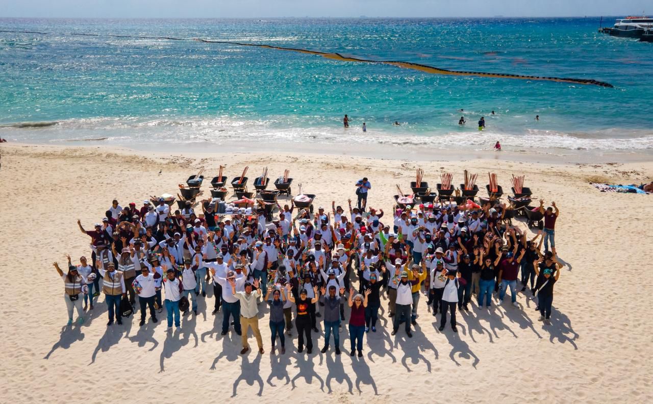 Estefanía Mercado entrega herramientas y uniformes a ZOFEMAT para reforzar atención al sargazo en Playa del Carmen